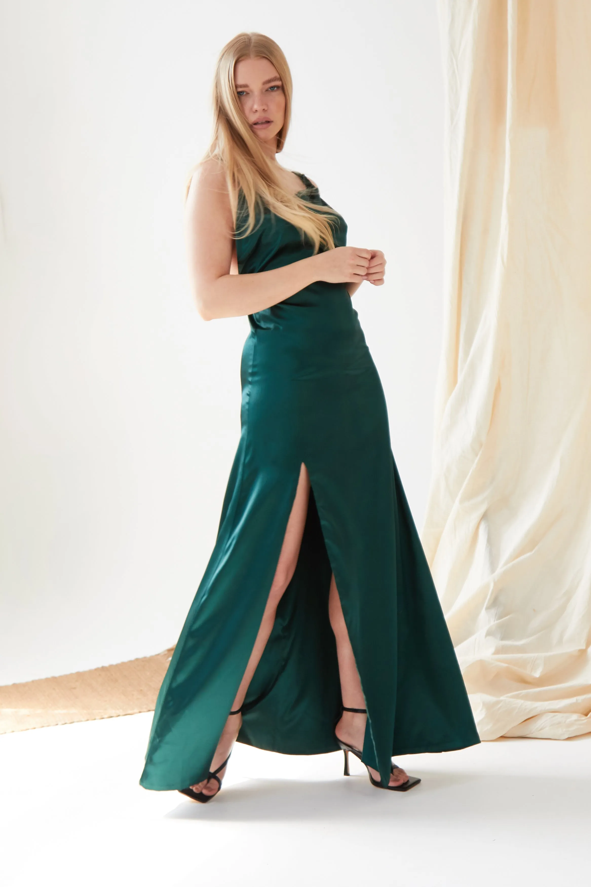 Backless Maxi Dress