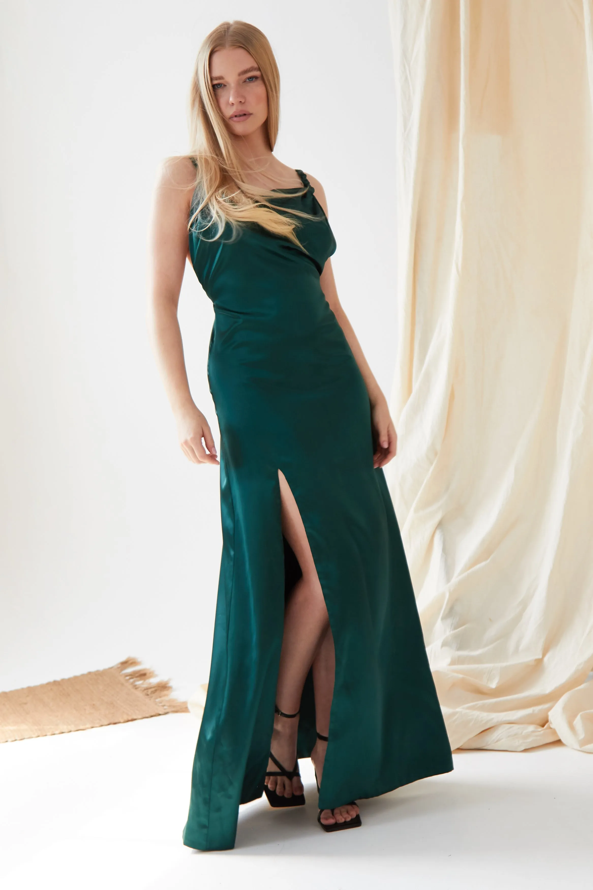 Backless Maxi Dress