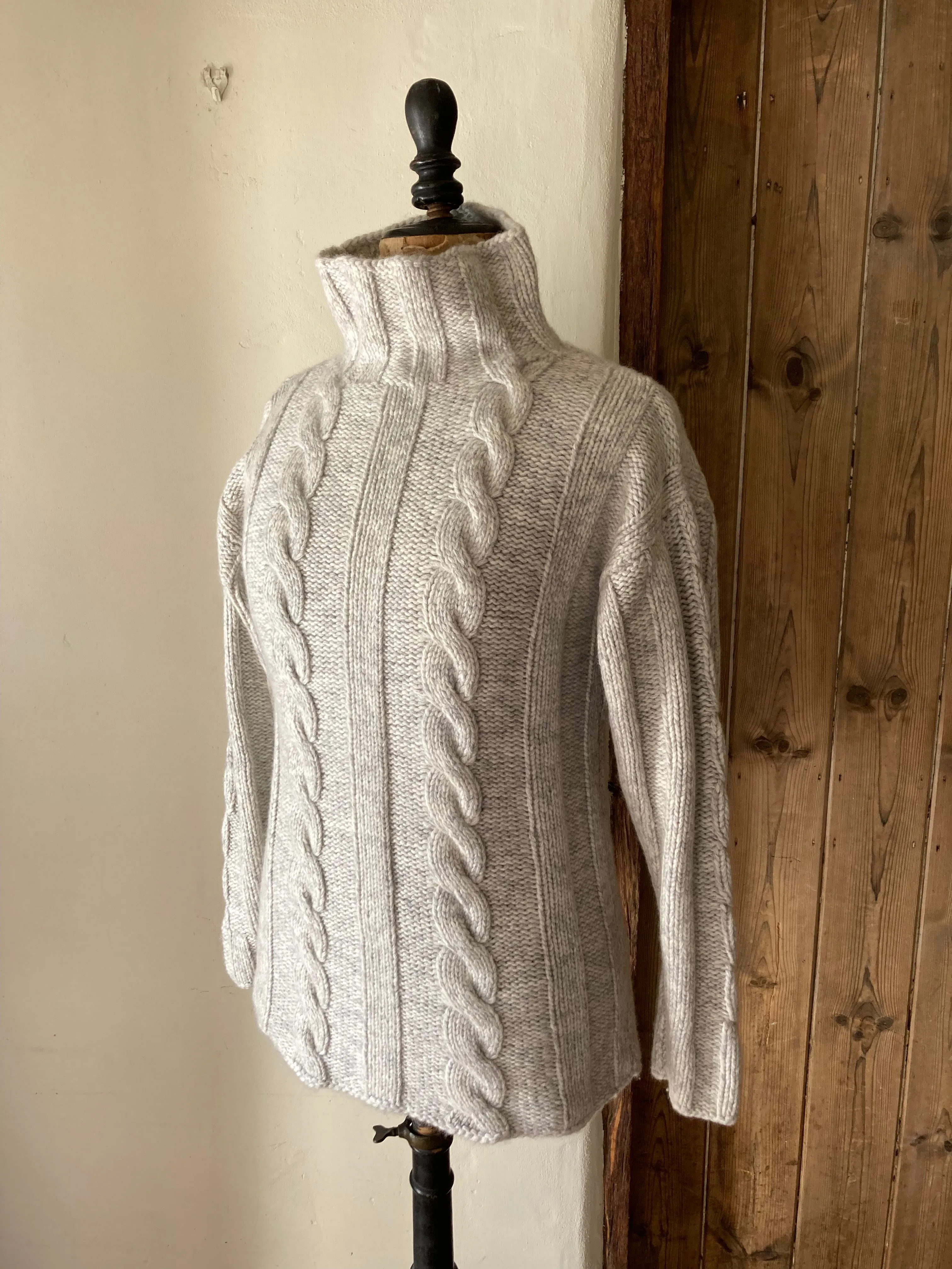 Cable Knit Cashmere Jumper