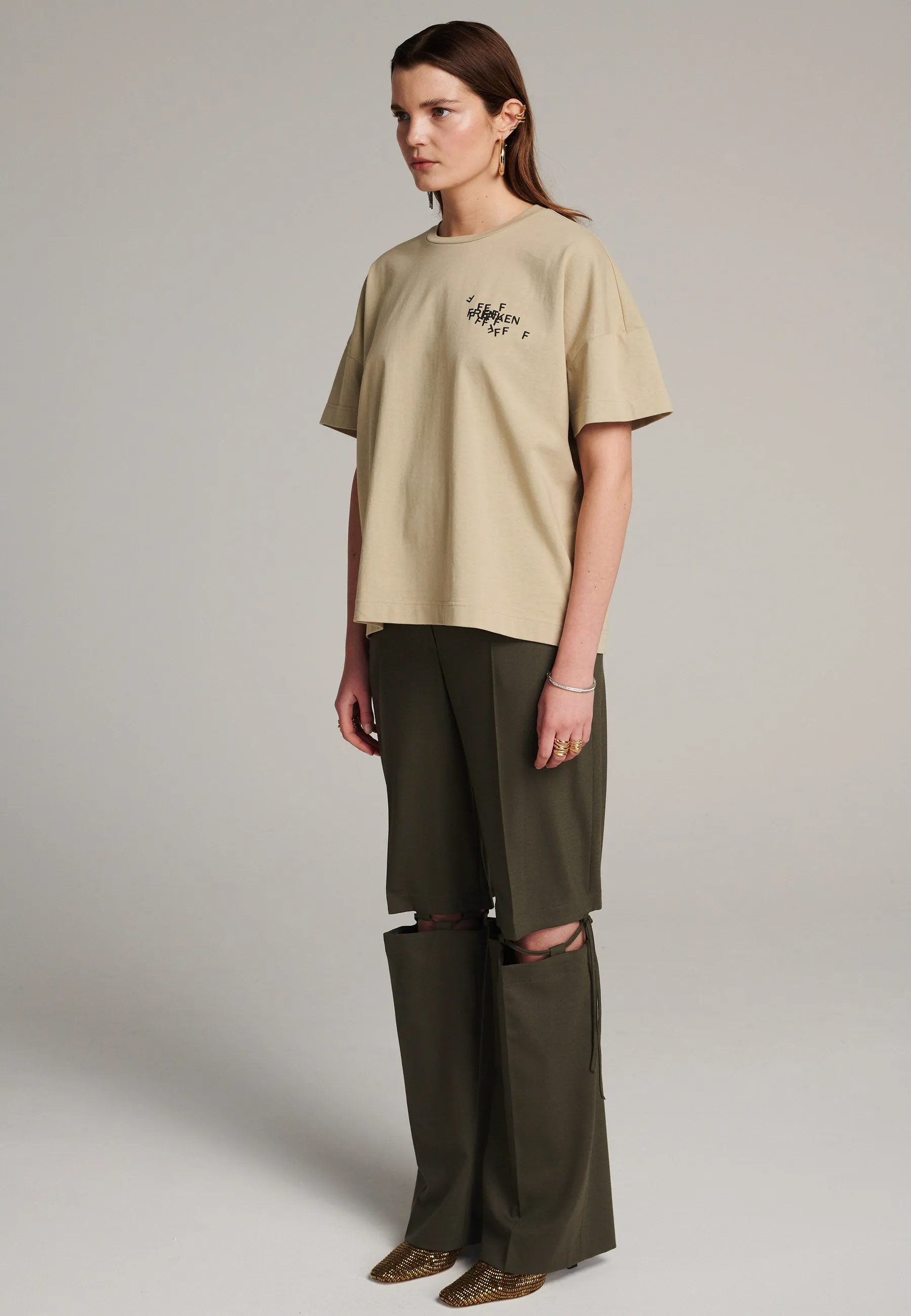 Cut loose fitted  jersey T-Shirt with cracked stamped logo beige