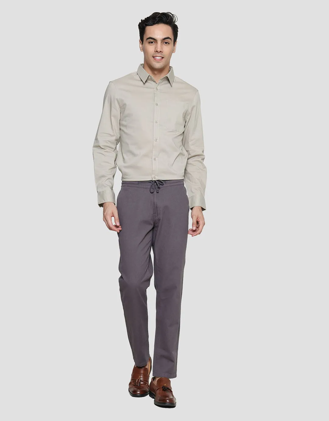 Details Relax Zipper Celana Chino Pria