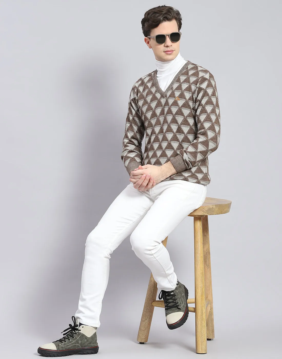 Men Brown Self Design V Neck Full Sleeve Pullover