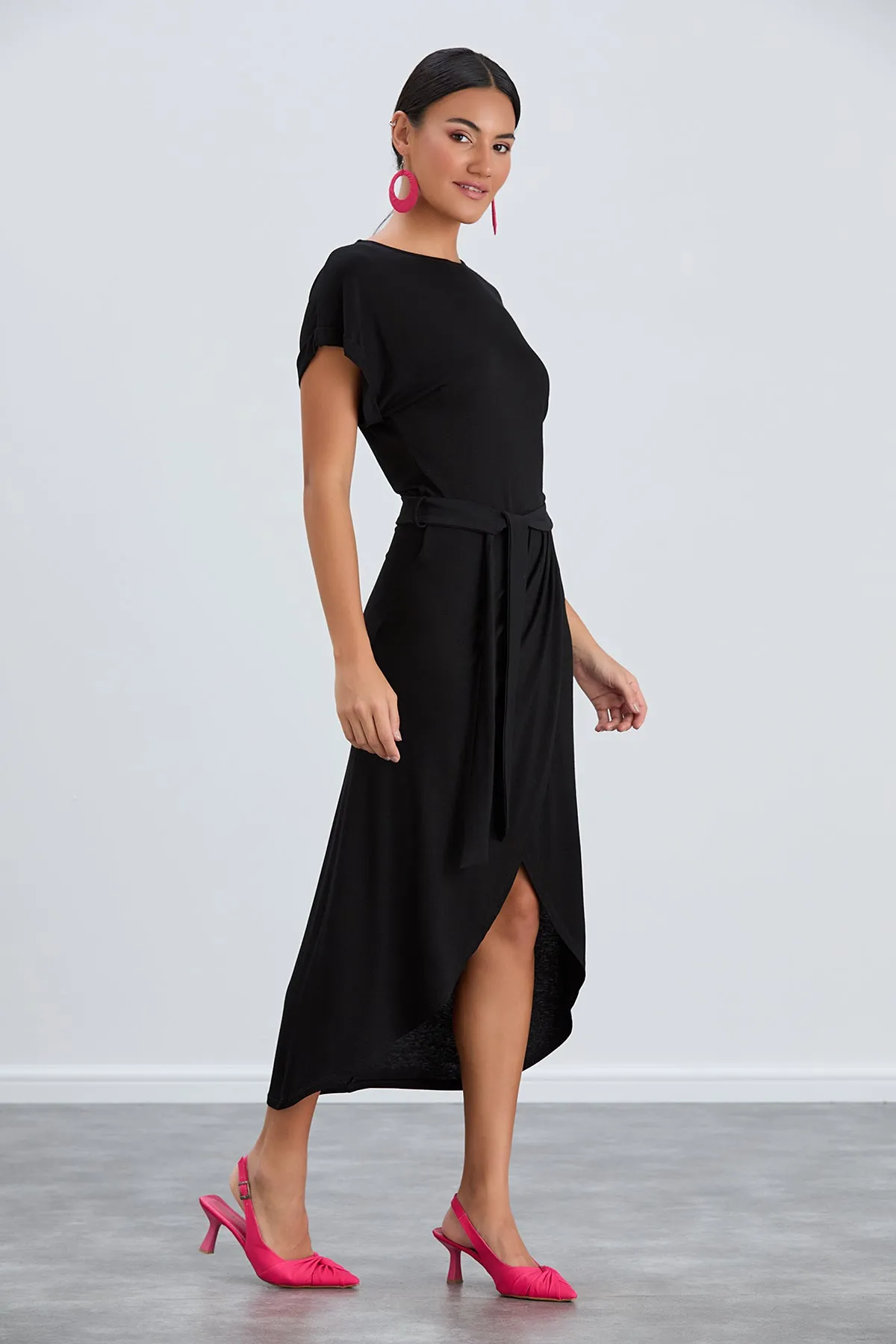 Short Sleeve Wrap Midi Dress in Black