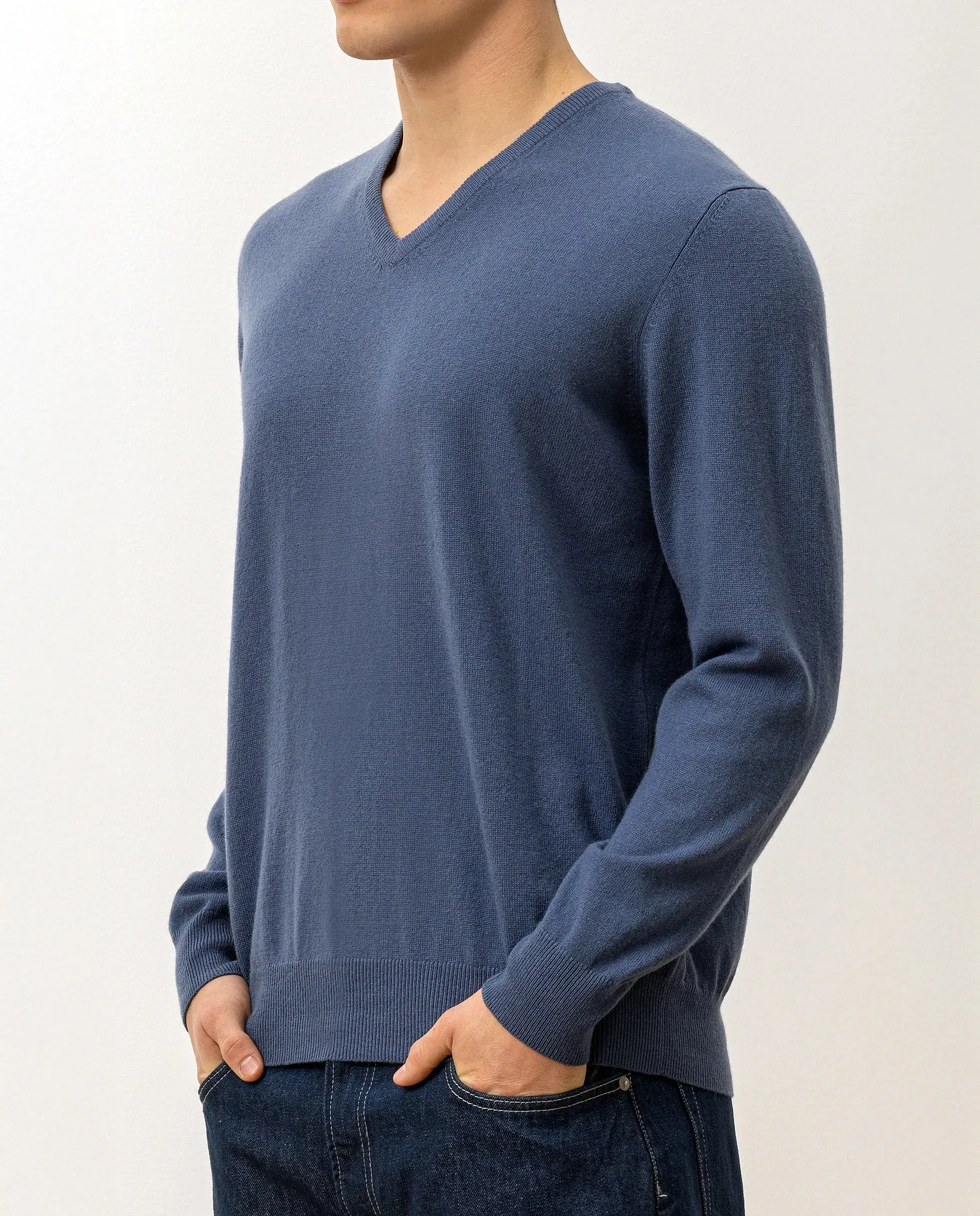 V-Ausschnitt Pullover aus Cashmere in Blau