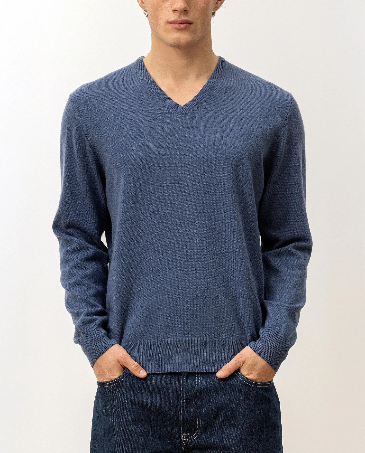 V-Ausschnitt Pullover aus Cashmere in Blau